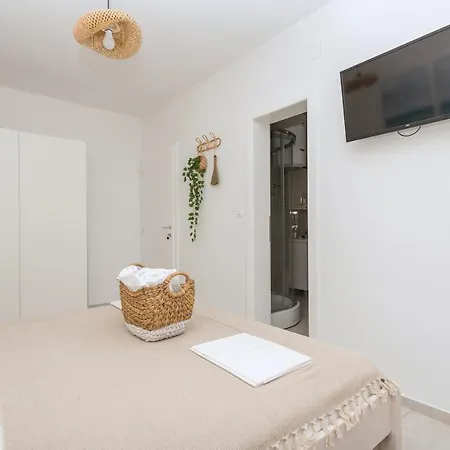 Apartmani Vukusic Promajna Exterior foto