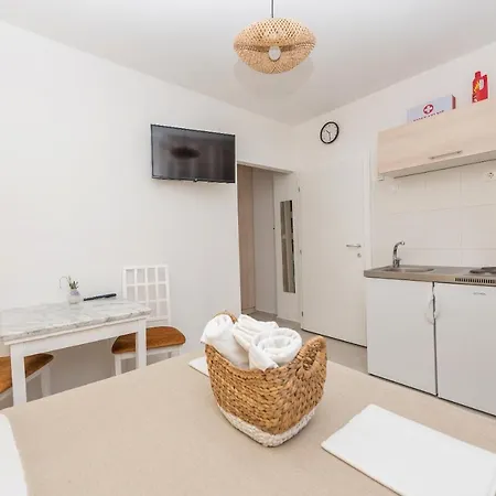 Apartmani Vukusic Promajna Exterior foto