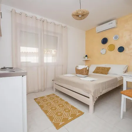 Apartmani Vukusic Promajna Exterior foto