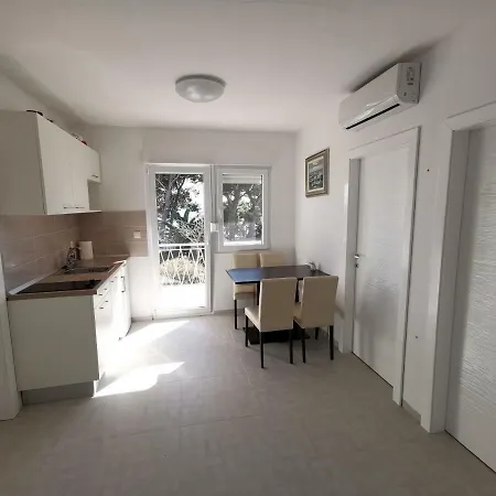 Apartmani Vukusic Promajna Exterior foto